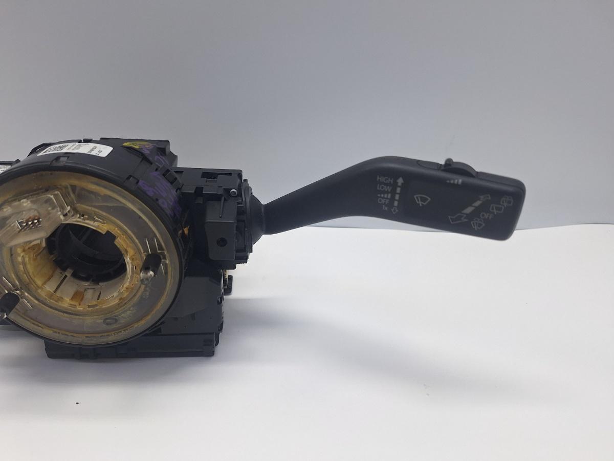 Maneta stergatoare lampa de semnalizare VOLKSWAGEN PASSAT Variant 3C5 2005 - 2011 1.9 TDI BKC, BLS, BXE 3C9953513R