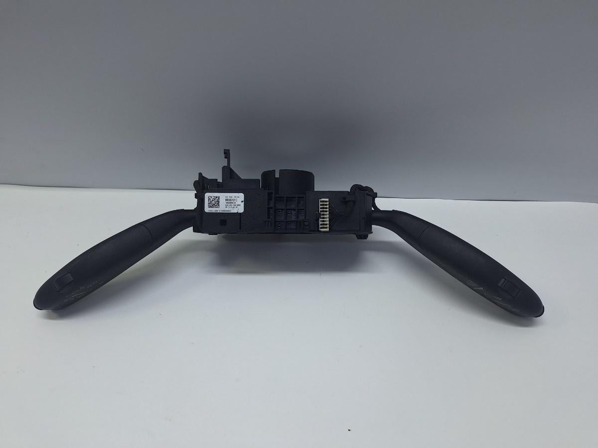 Maneta stergatoare lampa de semnalizare VOLKSWAGEN POLO 6R, 6C 2009 -> 1.2 TSI CBZB 6R0953521C