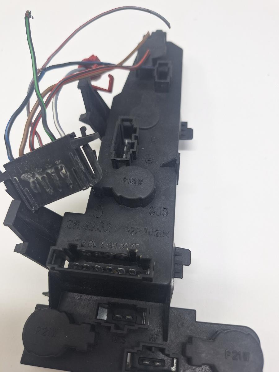 Carcasa suport becuri stopuri dreapta VOLKSWAGEN GOLF IV Variant 1J5 1999 - 2006 1.9 TDI AGR, ALH 1J9945258A