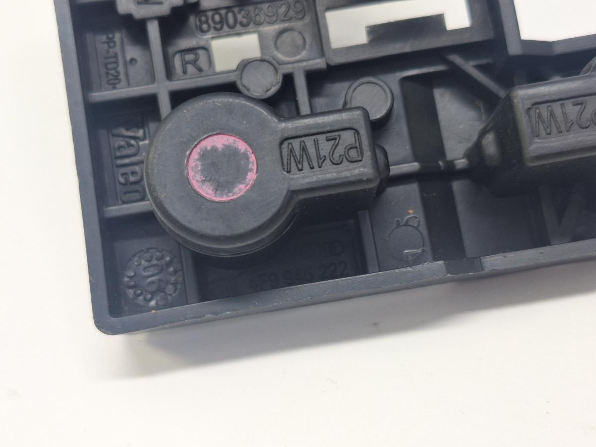 Soclu stop haion dreapta AUDI A6 III Avant 4F5, C6 2005 - 2011 2.0 TDI BLB, BRE 4F9945222