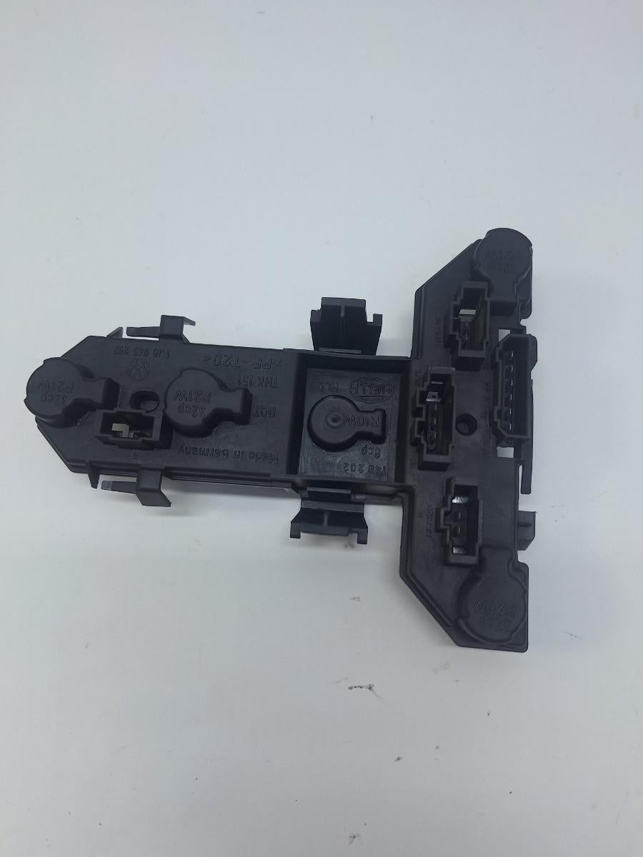 Carcasa suport becuri stopuri stanga spate VOLKSWAGEN GOLF IV 1J1 1997 - 2007 1.4 16V AHW, AKQ, APE, AXP, BCA VAG 1J6945257