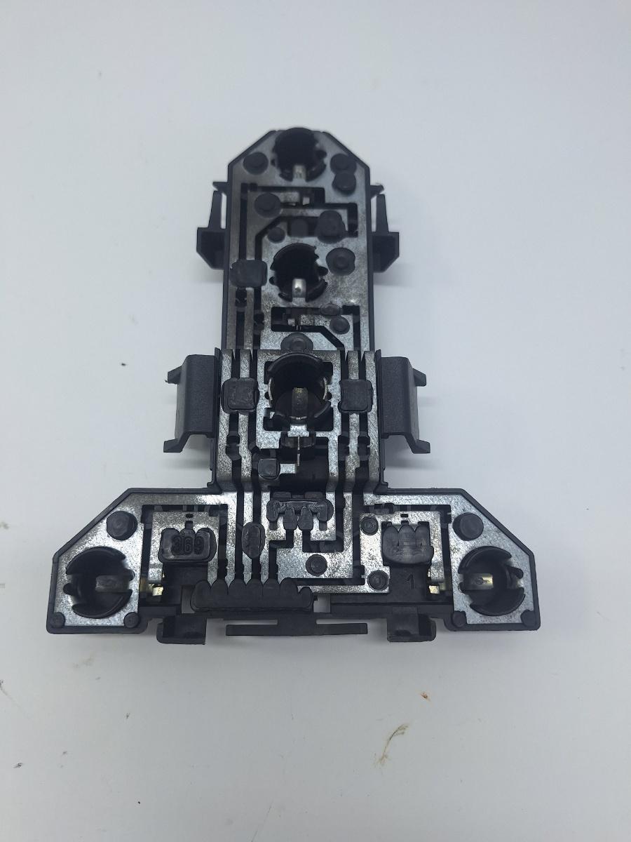 Carcasa suport becuri stopuri stanga spate VOLKSWAGEN GOLF IV 1J1 1997 - 2007 1.4 16V AHW, AKQ, APE, AXP, BCA VAG 1J6945257