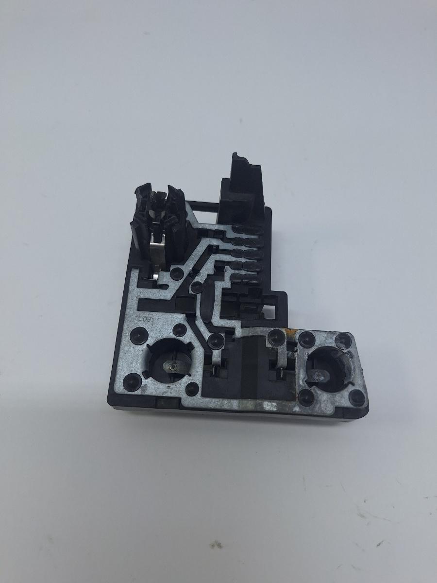 Soclu stop haion stanga AUDI A6 III Avant 4F5, C6 2005 - 2011 2.0 TDI BLB, BRE 4F9945221
