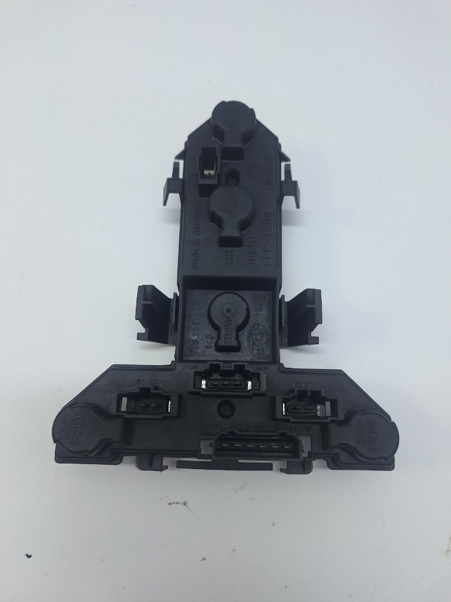 Soclu stop VOLKSWAGEN GOLF IV 1J1 1997 - 2007 1.4 16V AHW, AKQ, APE, AXP, BCA VAG 1J6945257