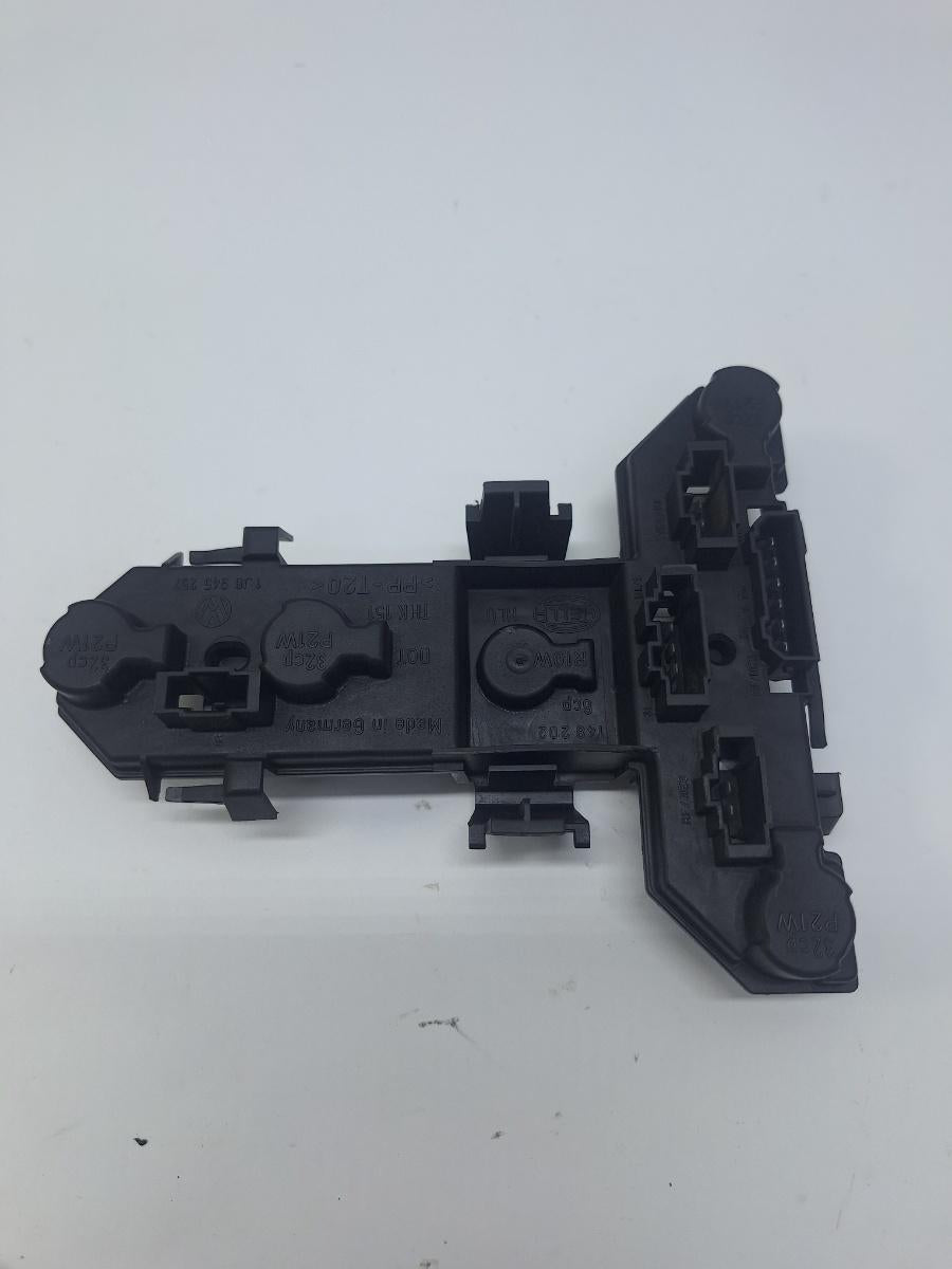Soclu stop VOLKSWAGEN GOLF IV 1J1 1997 - 2007 1.4 16V AHW, AKQ, APE, AXP, BCA VAG 1J6945257