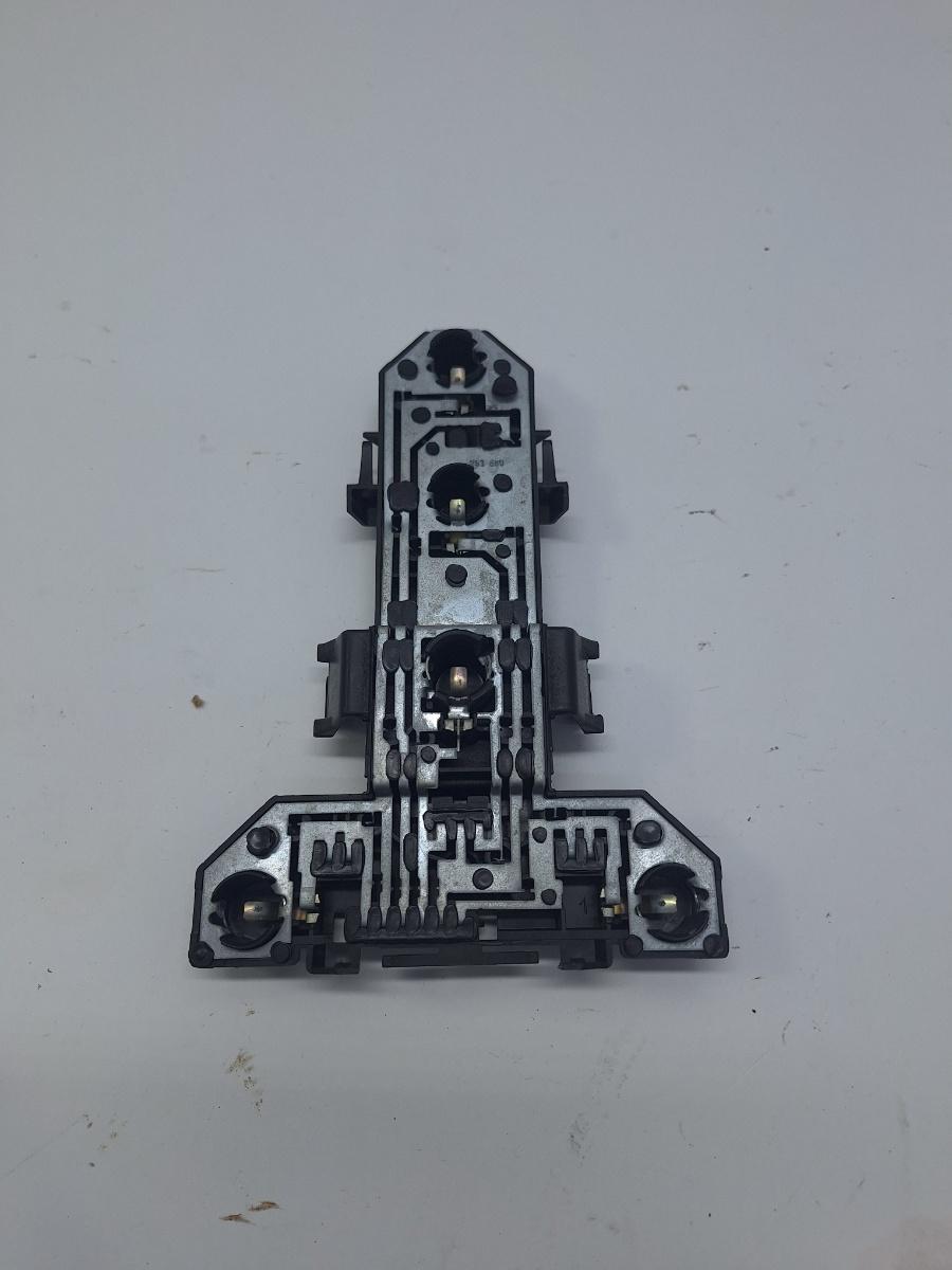 Soclu stop VOLKSWAGEN BORA 1J2 1998 - 2013 2.0 APK, AQY, AZG, AZH, AZJ, BBW VAG 1J5945257