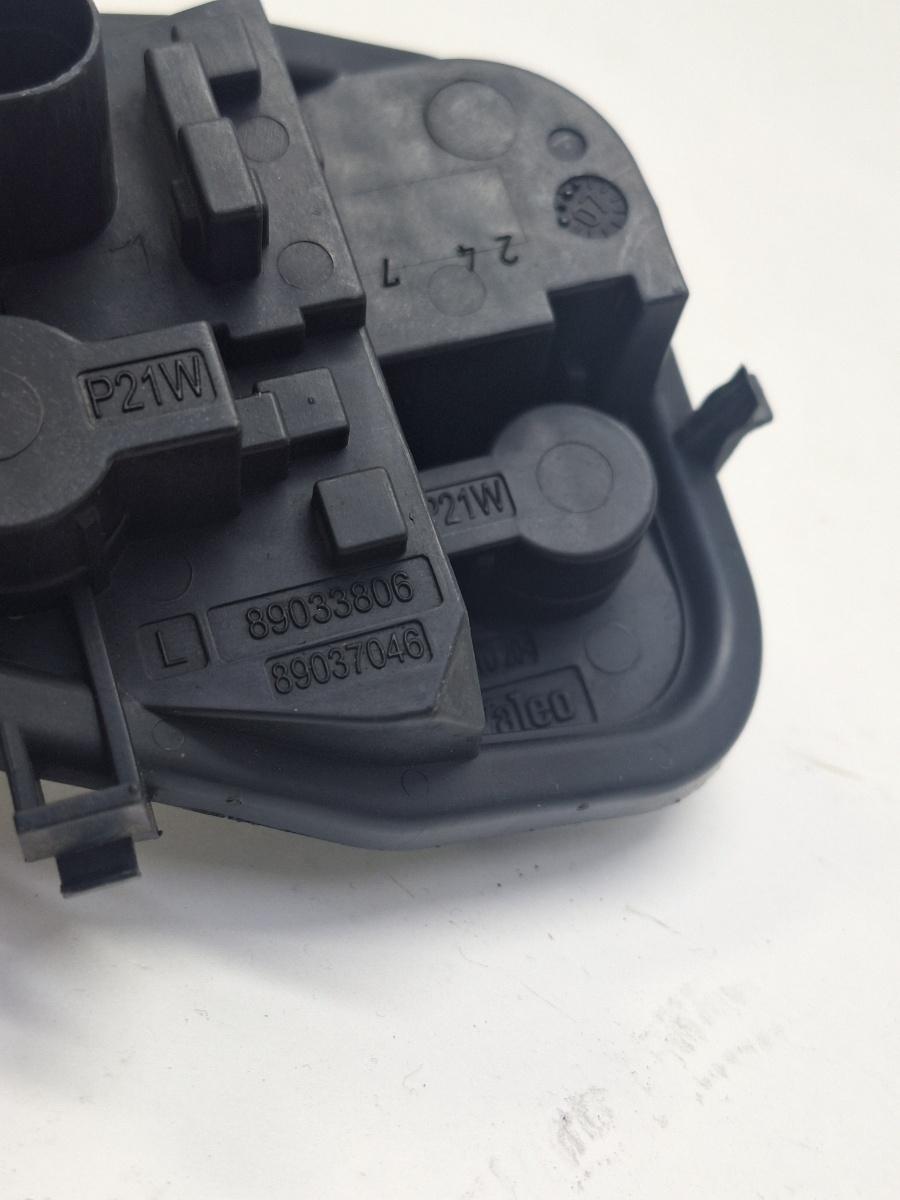 Soclu stop aripa stanga AUDI A6 III Avant 4F5, C6 2005 - 2011 2.0 TDI BLB, BRE 89033806