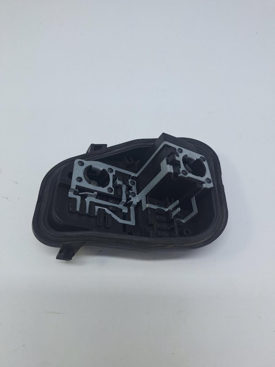 Soclu stop aripa stanga AUDI A6 III Avant 4F5, C6 2005 - 2011 2.0 TDI BLB, BRE 89033806
