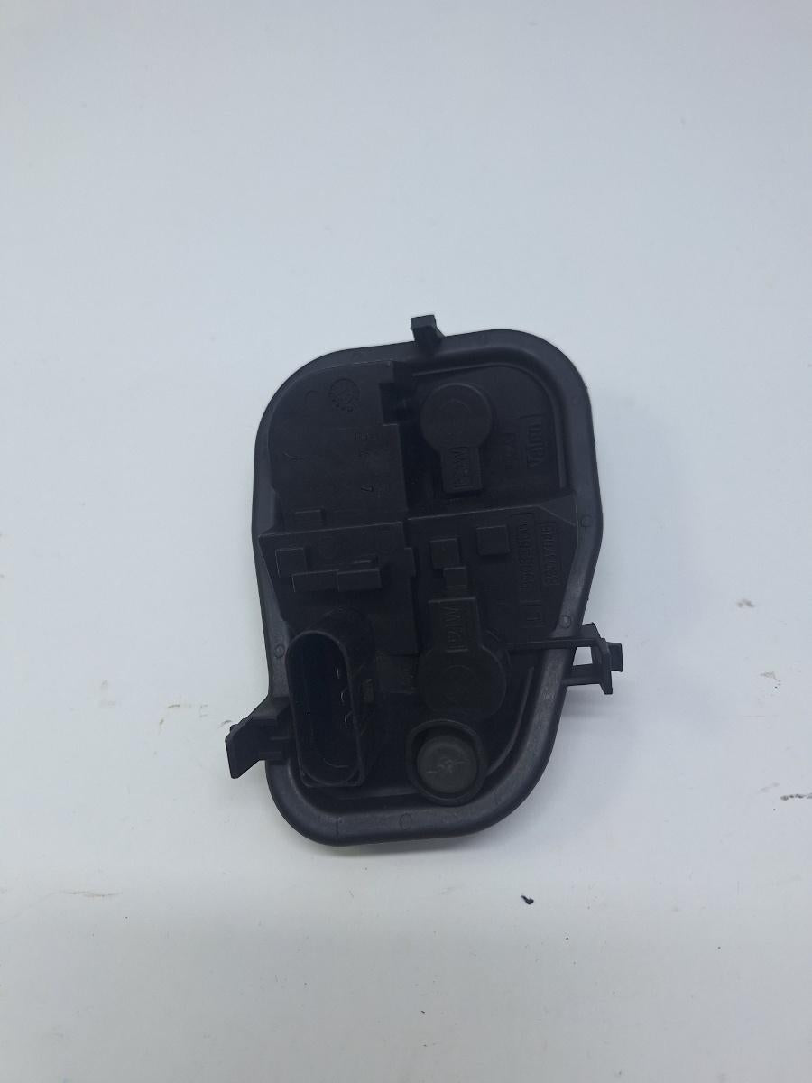 Soclu stop aripa stanga AUDI A6 III Avant 4F5, C6 2005 - 2011 2.0 TDI BLB, BRE 89033806