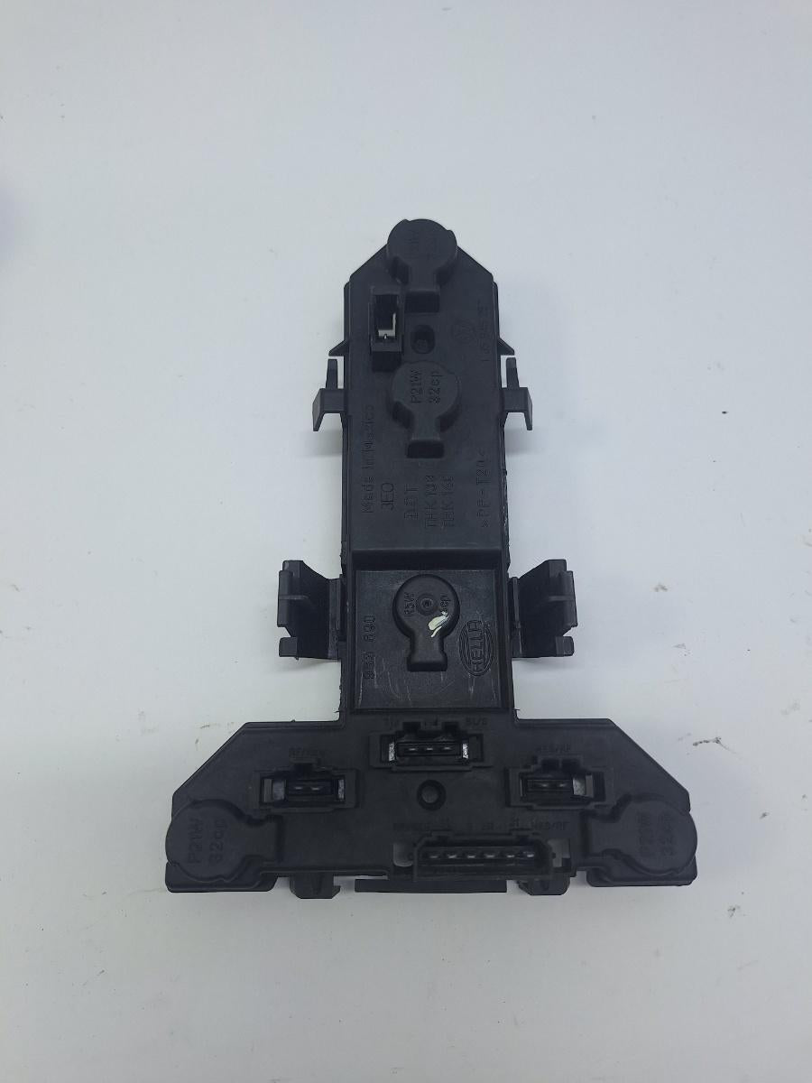 Soclu stop stanga VOLKSWAGEN BORA 1J2 1998 - 2013 2.0 APK, AQY, AZG, AZH, AZJ, BBW VAG 1J5945257