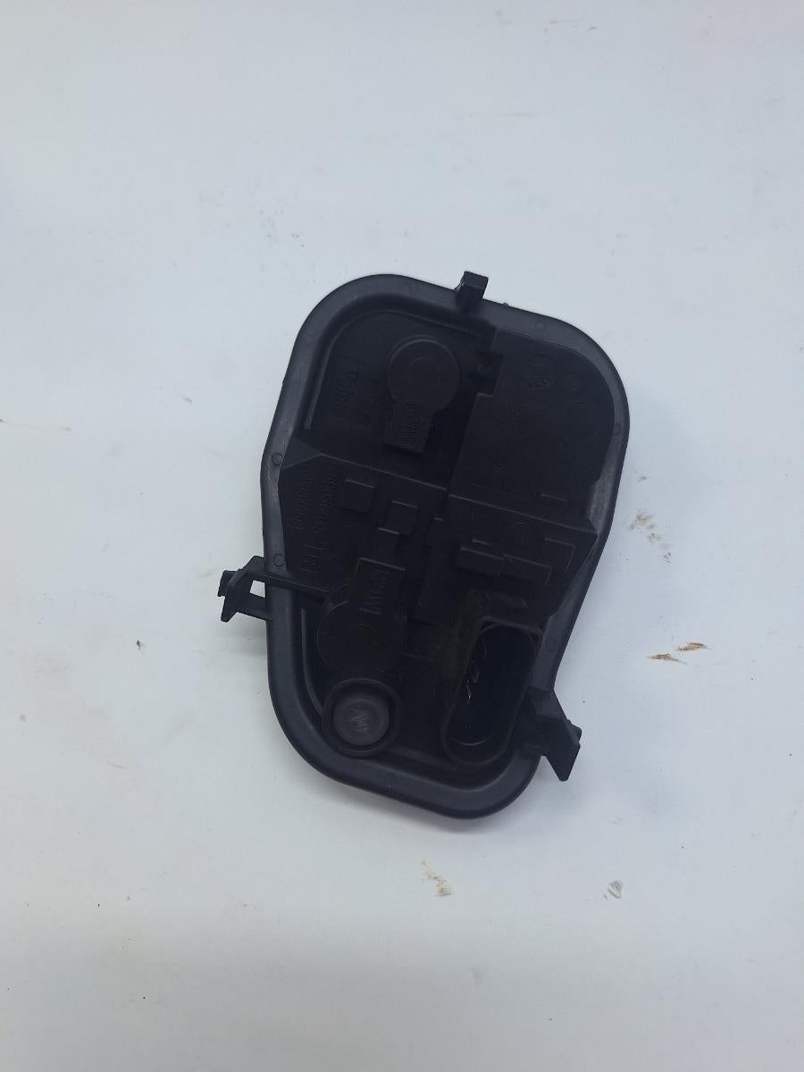 Soclu stop aripa dreapta AUDI A6 III Avant 4F5, C6 2005 - 2011 2.0 TDI BLB, BRE Valeo 89036915 4F9945222B