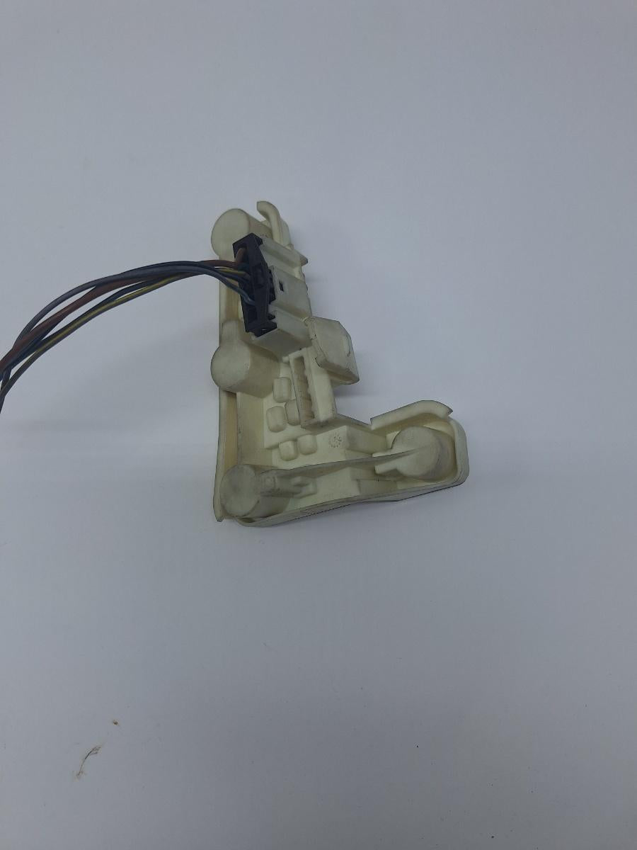 Soclu stop aripa dreapta BMW 3 V E90 2004 - 2012 2.0 320 d M47 D20 (204D4), N47 D20 C 6937474