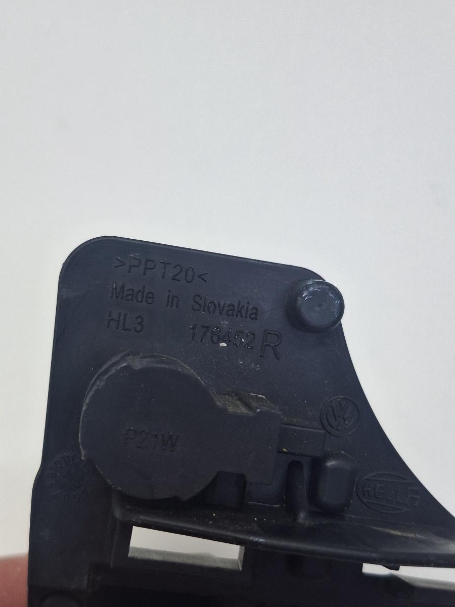 Soclu stop haion dreapta VOLKSWAGEN TOURAN 1T3 2010 - 2015 2.0 TDI CFHC HELLA 176452 1T0945264