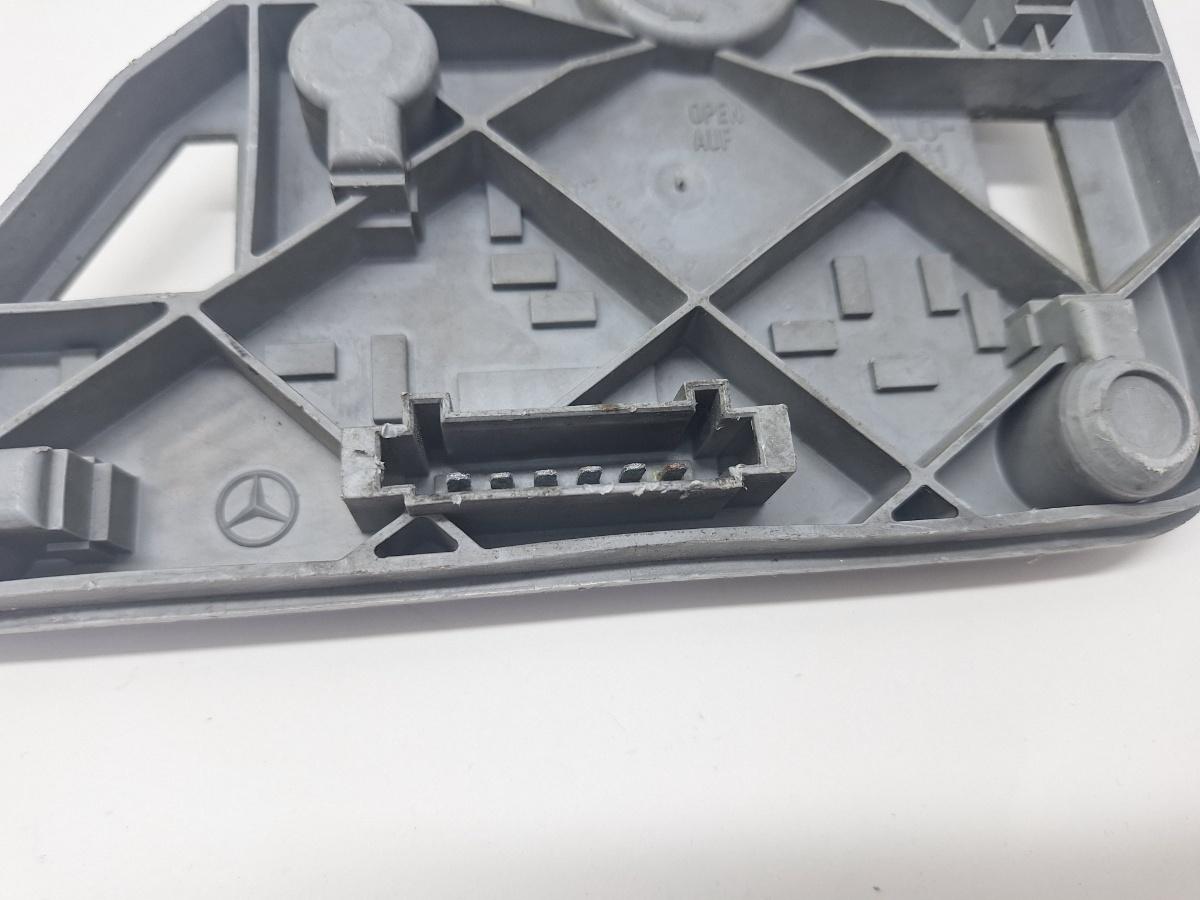 Soclu stop stanga MERCEDES-BENZ C-CLASS II W203 2000 - 2007 2.2 C 220 CDI OM 611.962 A2038200177