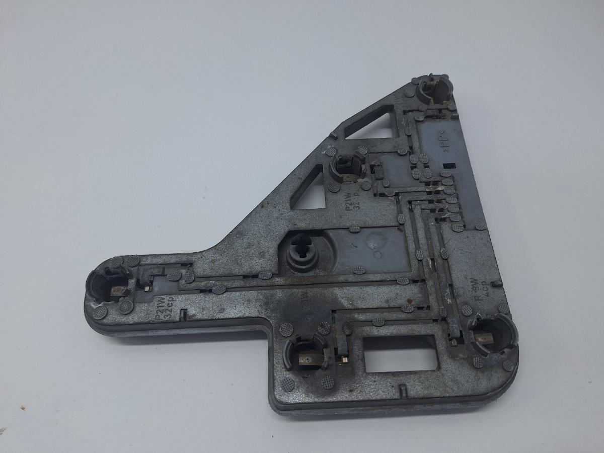 Soclu stop stanga MERCEDES-BENZ C-CLASS II W203 2000 - 2007 2.2 C 220 CDI OM 611.962 A2038200177