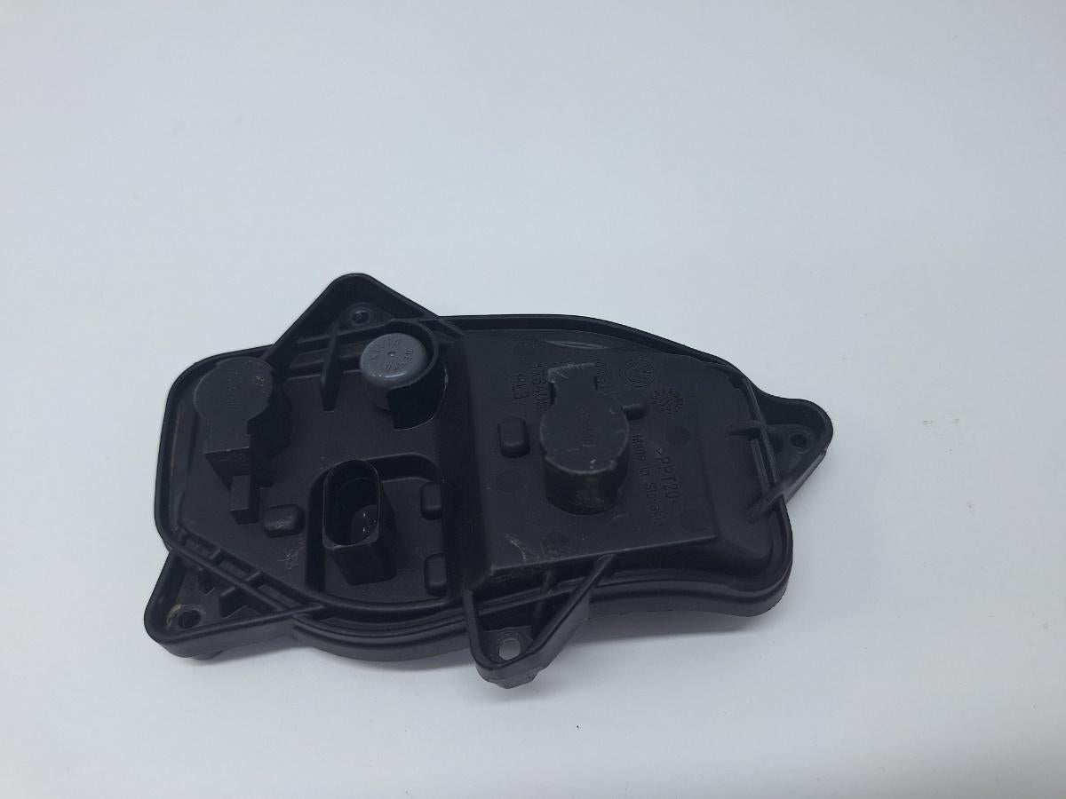 Soclu stop dreapta VOLKSWAGEN TOURAN 1T3 2010 - 2015 2.0 TDI CFHC HELLA 176405 1T0945264