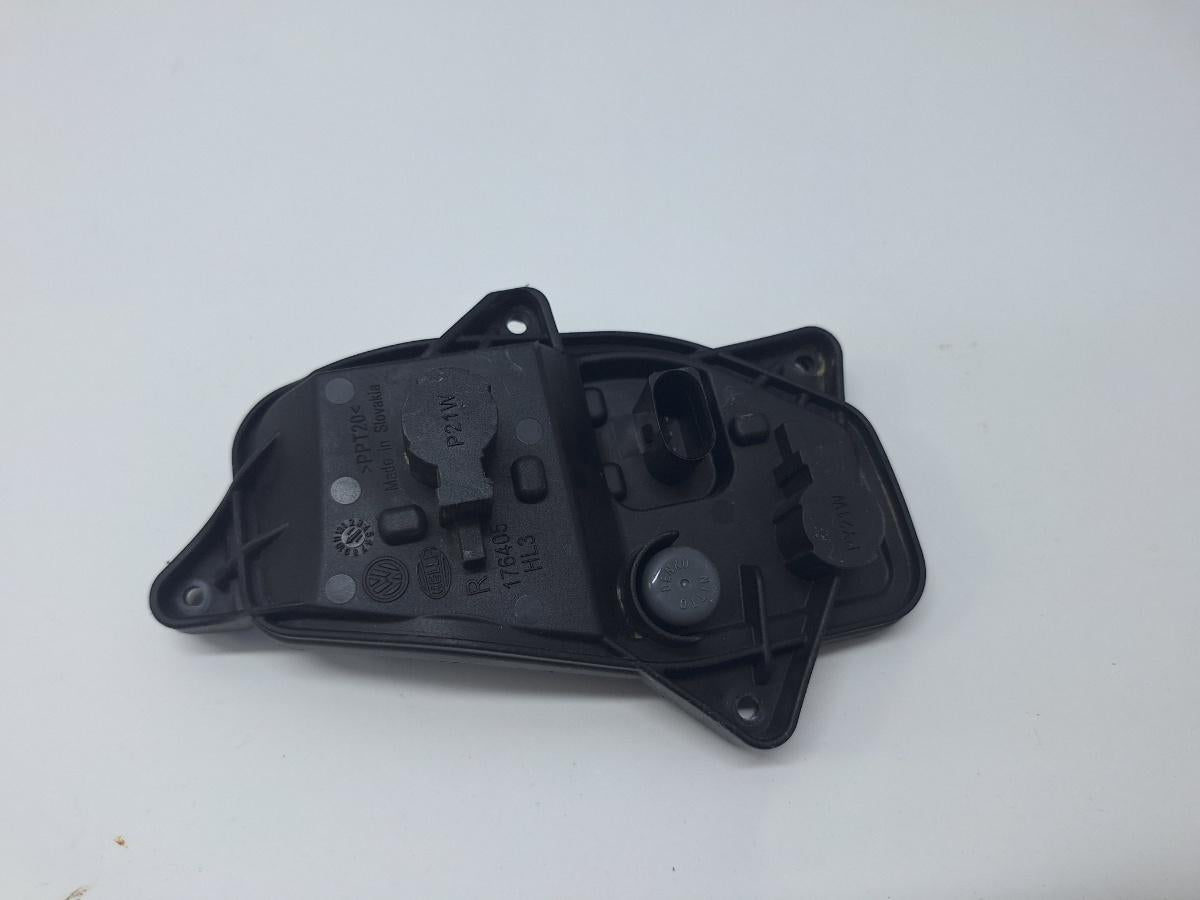 Soclu stop dreapta VOLKSWAGEN TOURAN 1T3 2010 - 2015 2.0 TDI CFHC HELLA 176405 1T0945264