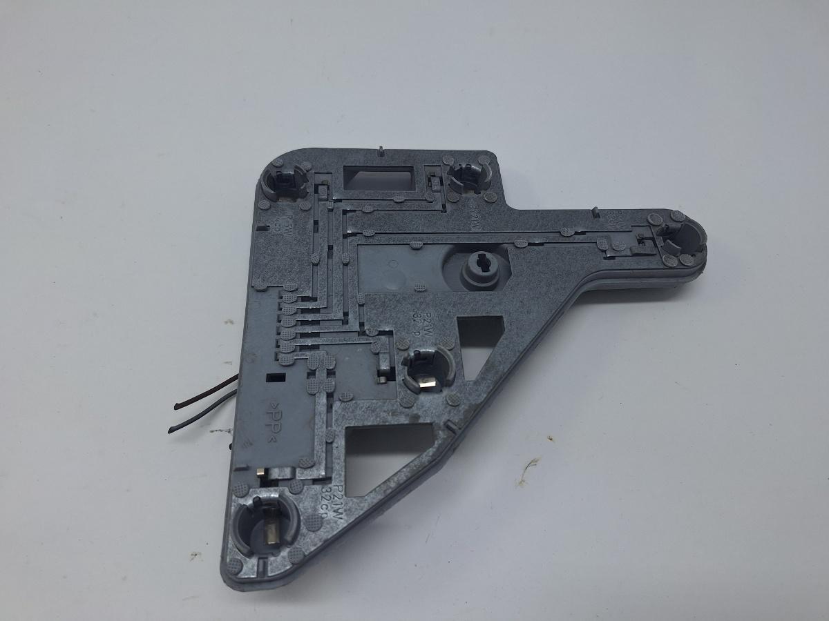 Soclu stop stanga MERCEDES-BENZ C-CLASS II W203 2000 - 2007 2.2 C 220 CDI OM 611.962 A2038200177