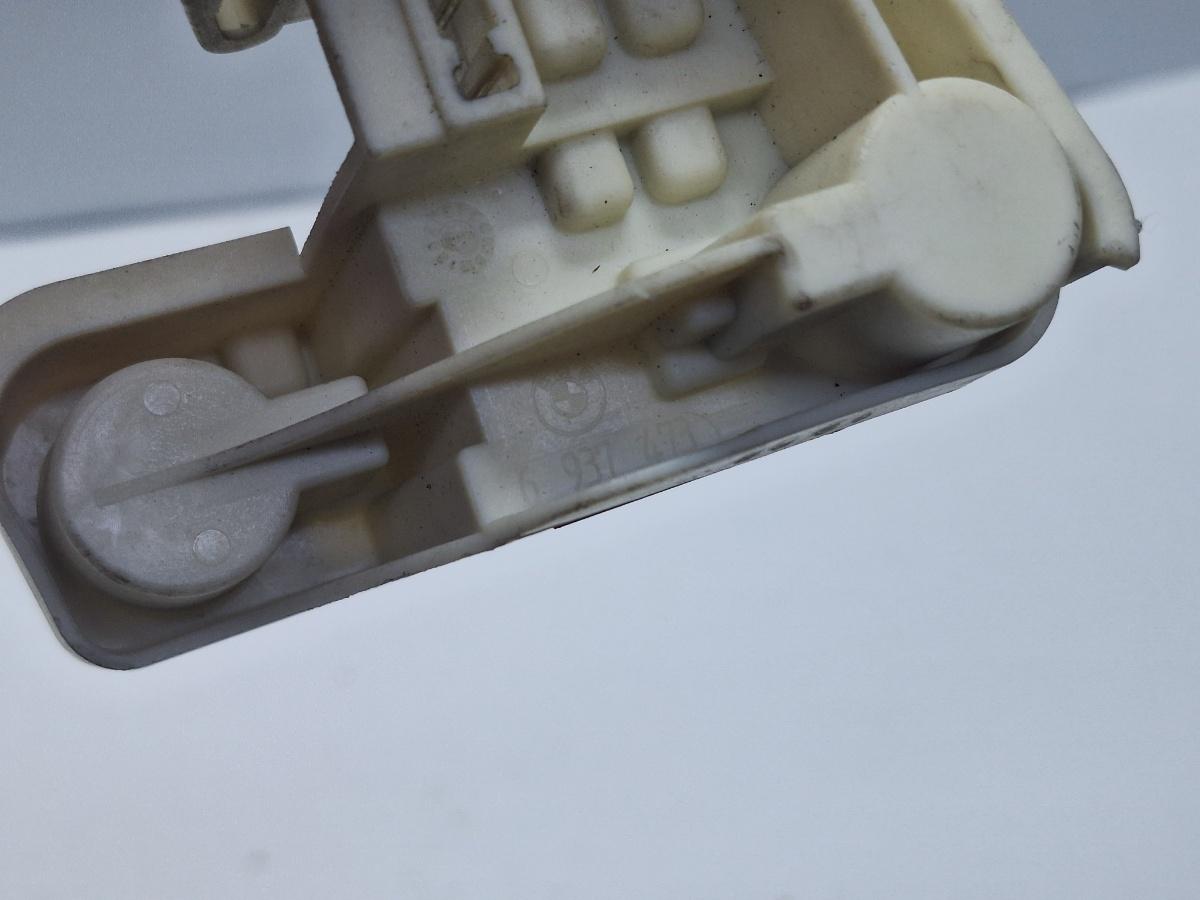 Soclu stop aripa dreapta BMW 3 V E90 2004 - 2012 2.0 320 d M47 D20 (204D4), N47 D20 C 6937473
