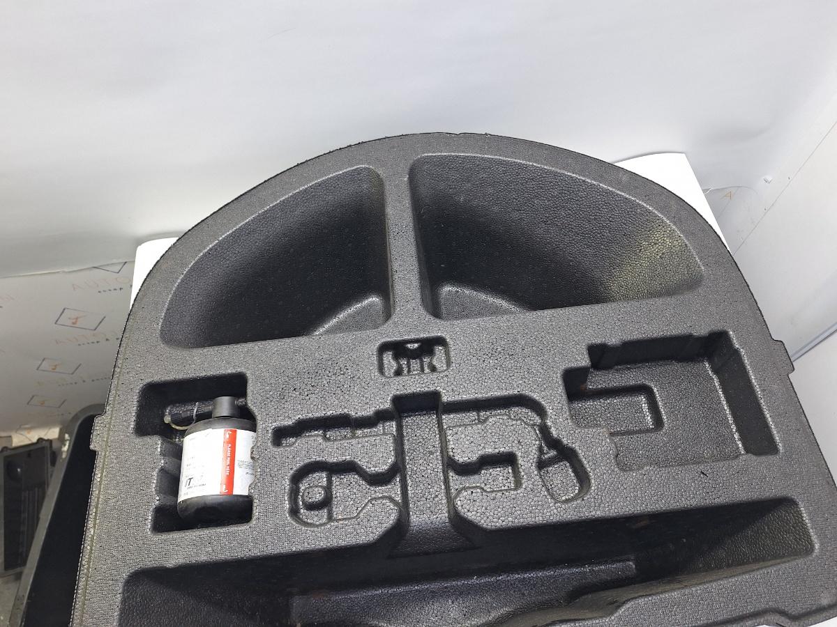 Organizator roata rezerva TOYOTA COROLLA _E21_ 2018 -> 1.8 Hybrid 2ZR-FXE 6477702390