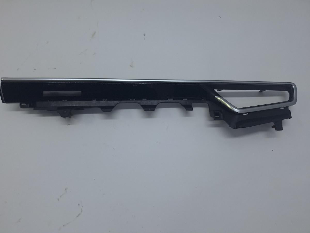 Ornament panou de bord TOYOTA COROLLA _E21_ 2018 -> 1.8 Hybrid 2ZR-FXE 5501102330