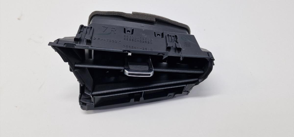 Grila de ventilatie laterala panou de bord dreapta TOYOTA COROLLA _E21_ 2018 -> 1.8 Hybrid 2ZR-FXE 55660-02510