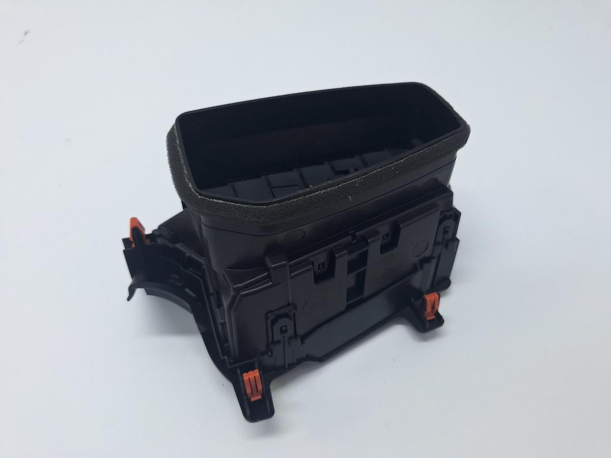 Grila de ventilatie laterala panou de bord stanga TOYOTA COROLLA _E21_ 2018 -> 1.8 Hybrid 2ZR-FXE 5547502140