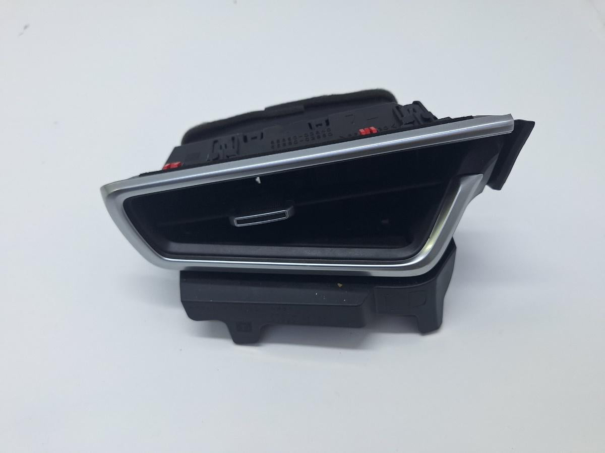 Grila de ventilatie laterala panou de bord stanga TOYOTA COROLLA _E21_ 2018 -> 1.8 Hybrid 2ZR-FXE 5547502140
