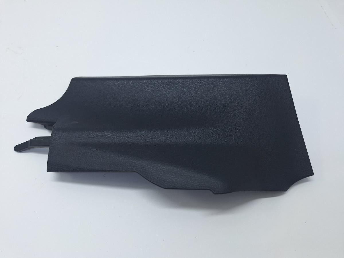 Alte piese consola centrala (tunel) dreapta TOYOTA COROLLA _E21_ 2018 -> 1.8 Hybrid 2ZR-FXE 58817-02390
