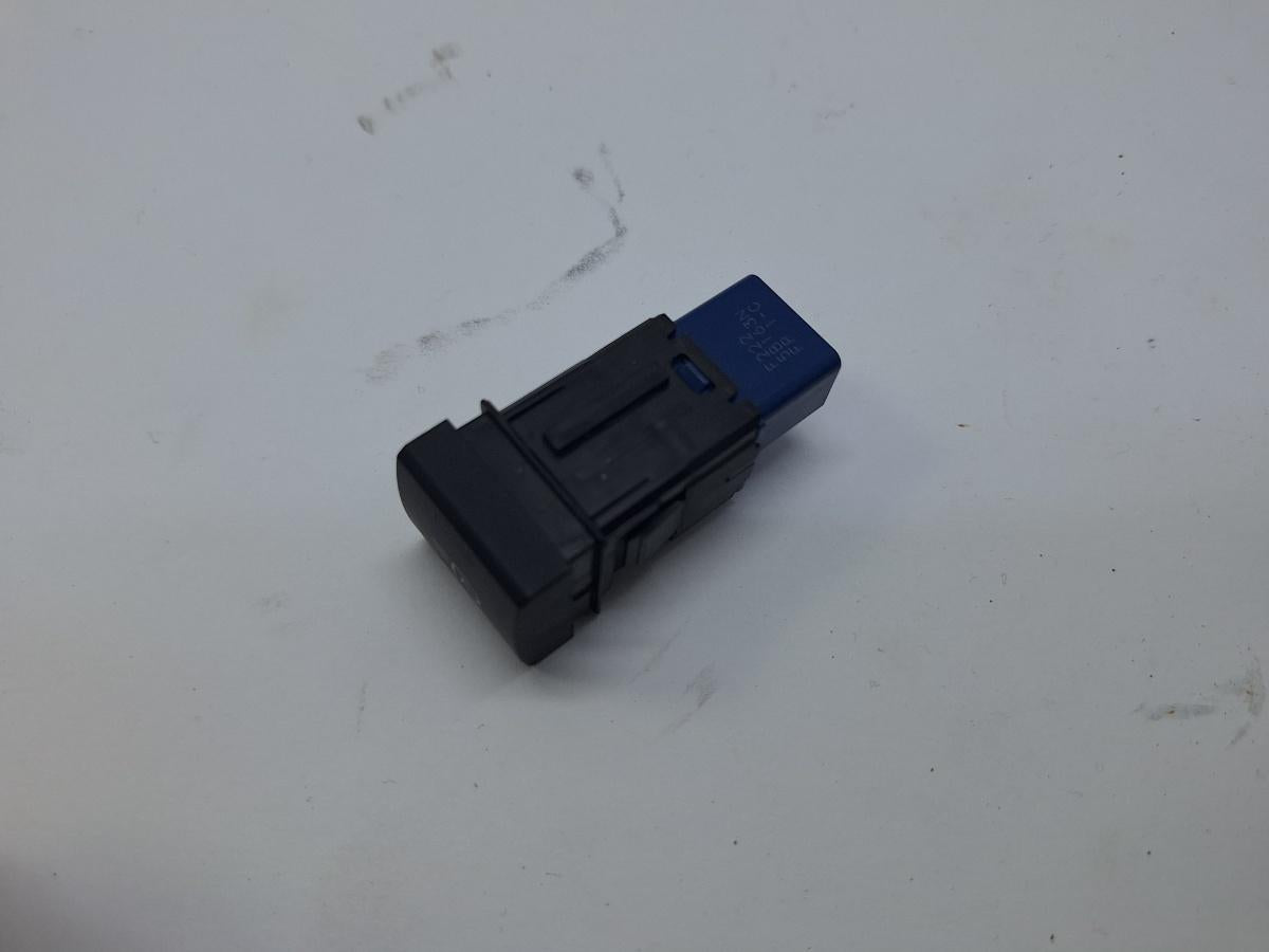 Comutator lampa de ceata TOYOTA COROLLA _E21_ 2018 -> 1.8 Hybrid 2ZR-FXE 8415302110
