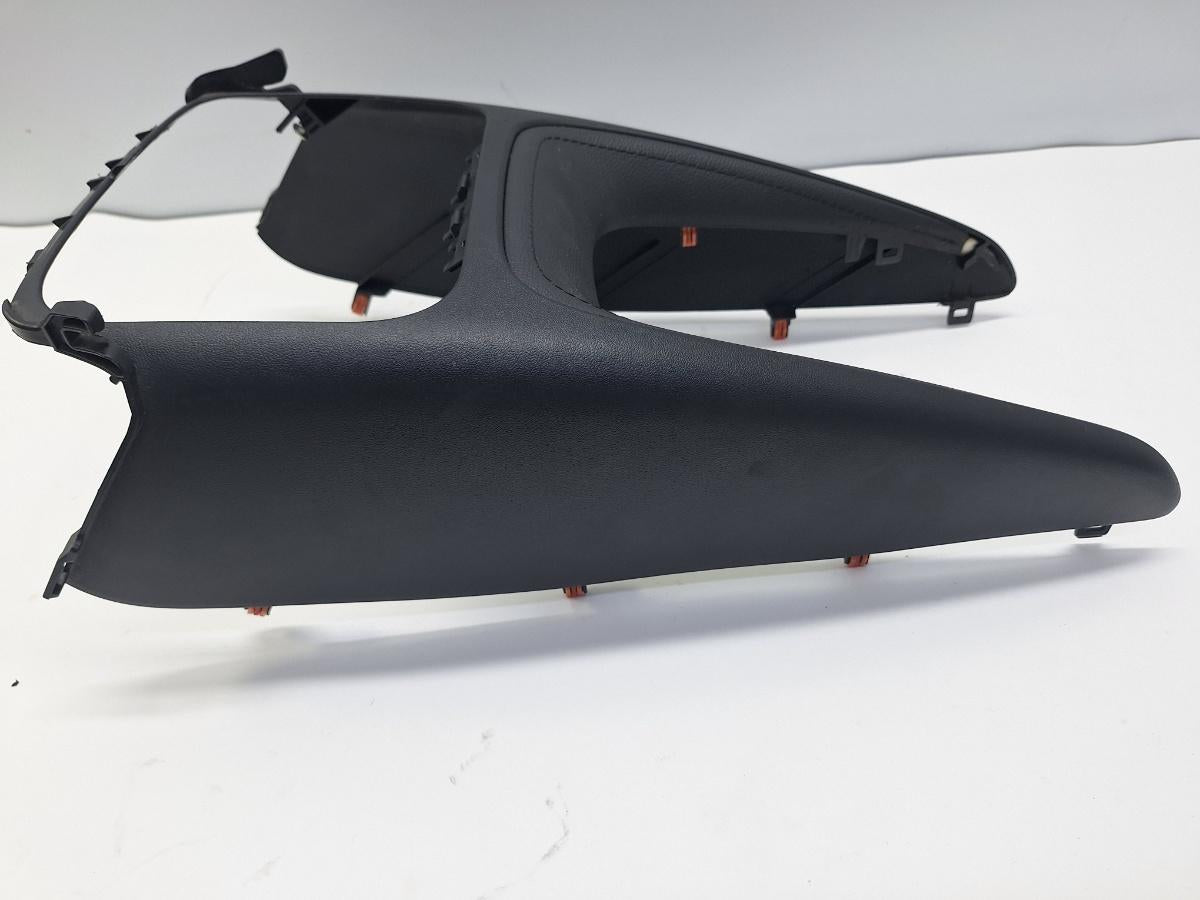 Consola din plastic schimbator de viteze TOYOTA COROLLA _E21_ 2018 -> 1.8 Hybrid 2ZR-FXE 55436-02410