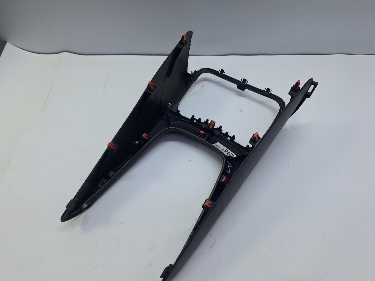 Consola din plastic schimbator de viteze TOYOTA COROLLA _E21_ 2018 -> 1.8 Hybrid 2ZR-FXE 55436-02410