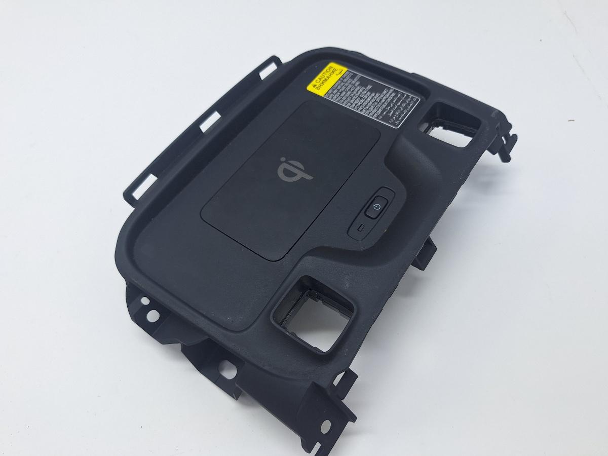 Modul de incarcare wireless TOYOTA COROLLA _E21_ 2018 -> 1.8 Hybrid 2ZR-FXE 861C002020