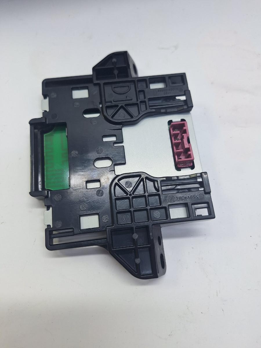 Amplificator semnal antena TOYOTA COROLLA _E21_ 2018 -> 1.8 Hybrid 2ZR-FXE 8686242010