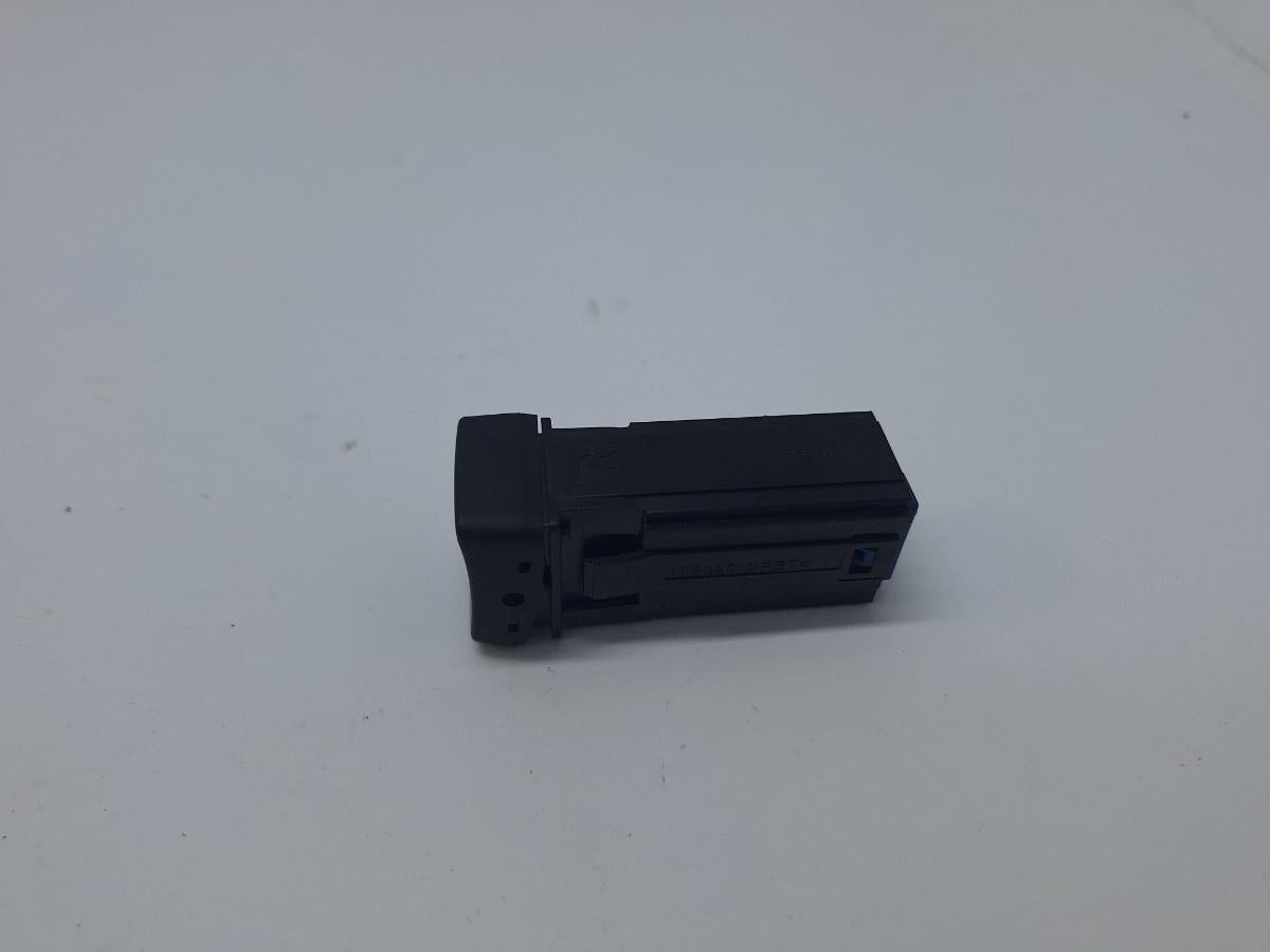 Comutator incalzire scaun dreapta TOYOTA COROLLA _E21_ 2018 -> 1.8 Hybrid 2ZR-FXE 8475102090