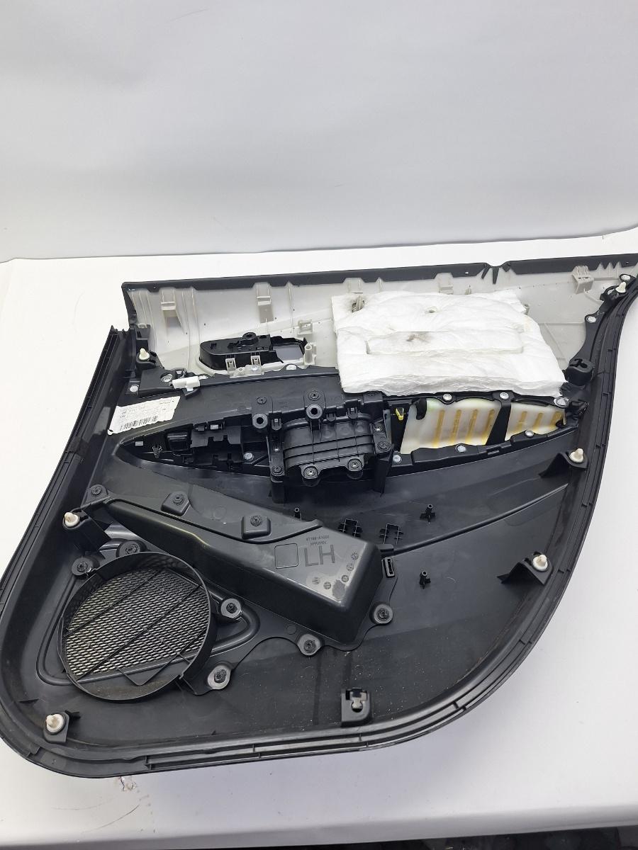 Tapiterie panou portiera stanga spate TOYOTA COROLLA _E21_ 2018 -> 1.8 Hybrid 2ZR-FXE 67061-0Z830-C1