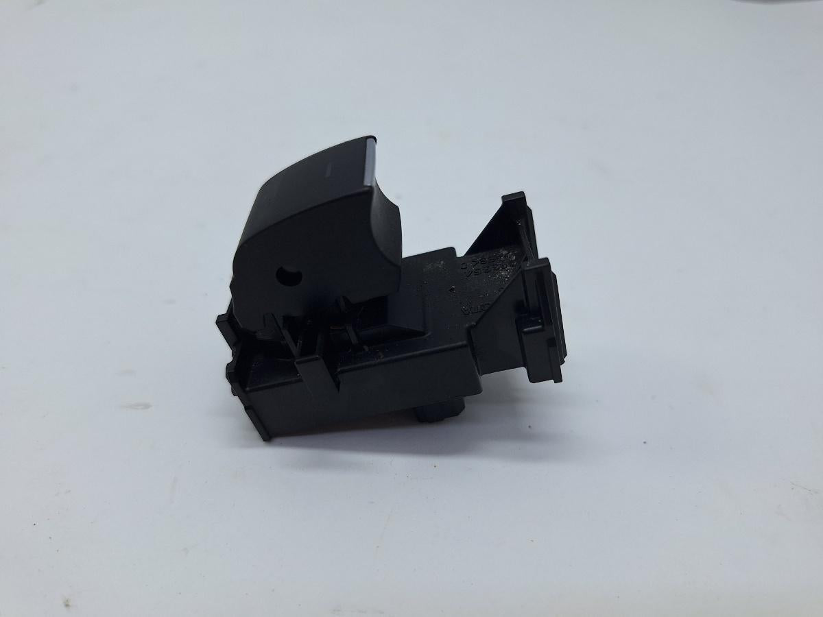 Buton geam stanga spate TOYOTA COROLLA _E21_ 2018 -> 1.8 Hybrid 2ZR-FXE 8481002250