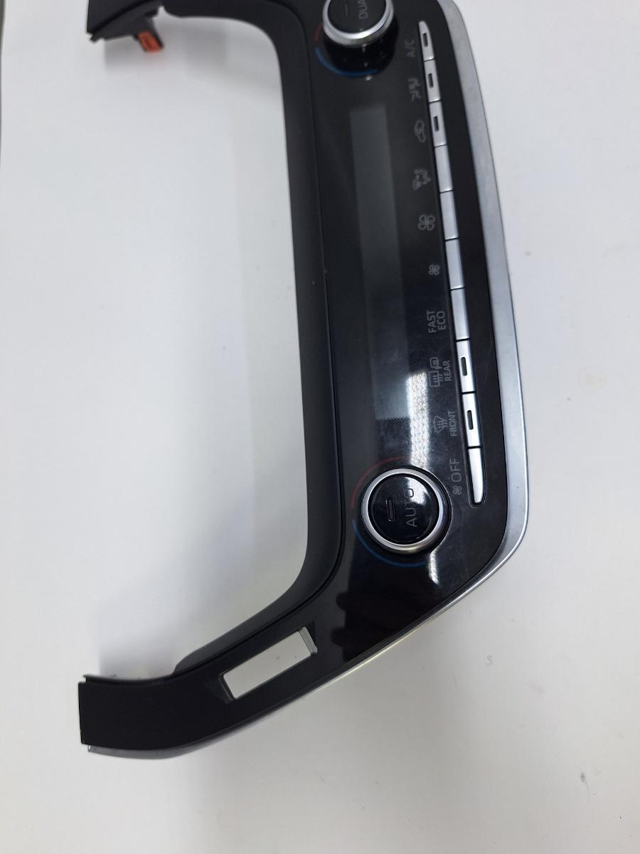 Panou Clima TOYOTA COROLLA _E21_ 2018 -> 1.8 Hybrid 2ZR-FXE 5590002F30