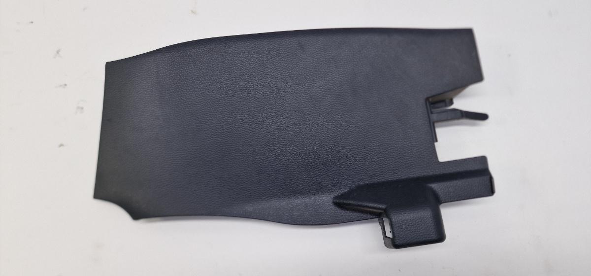 Ornament lateral consola centrala fata stanga TOYOTA COROLLA _E21_ 2018 -> 1.8 Hybrid 2ZR-FXE 58816-02380