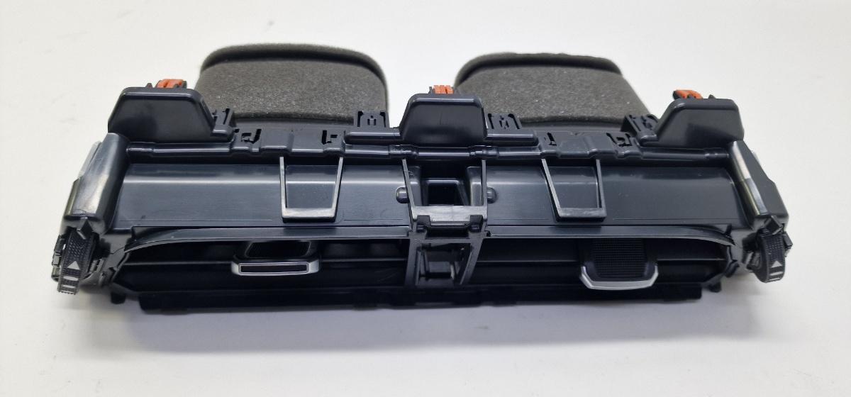 Grila de ventilatie bord centrala TOYOTA COROLLA _E21_ 2018 -> 1.8 Hybrid 2ZR-FXE 5567002830