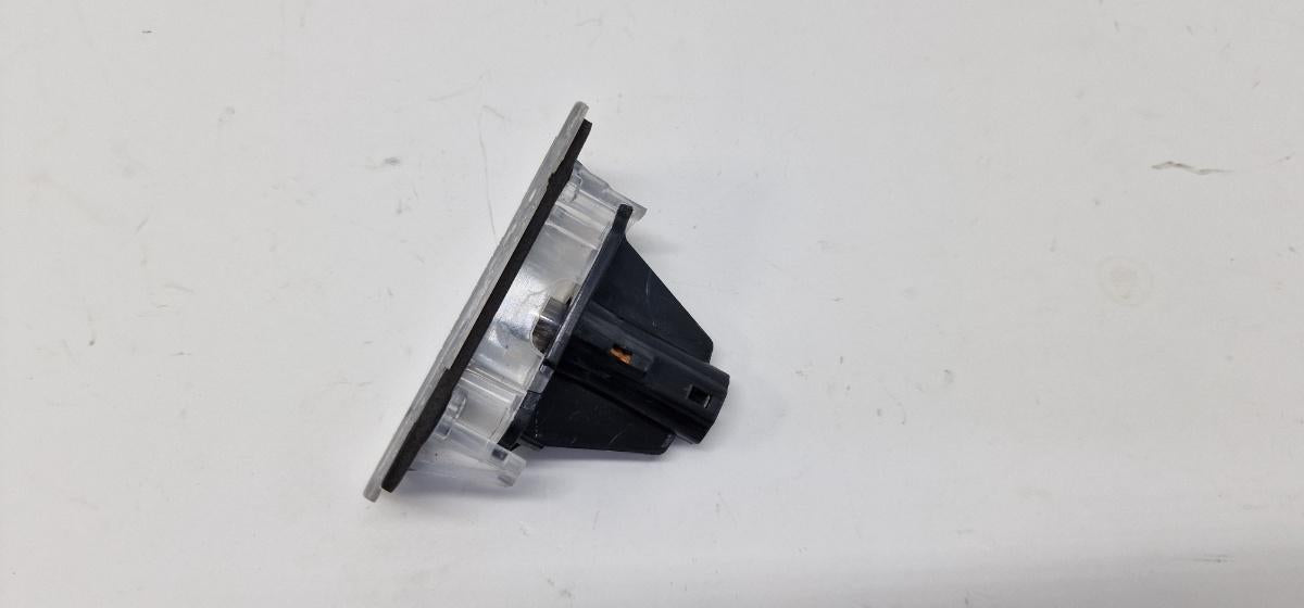 Lampa numar de inmatriculare TOYOTA COROLLA _E21_ 2018 -> 1.8 Hybrid 2ZR-FXE FK-1583