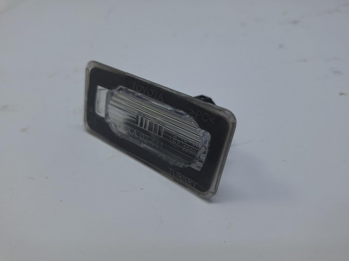 Lampa numar de inmatriculare TOYOTA COROLLA _E21_ 2018 -> 1.8 Hybrid 2ZR-FXE FEKA 02-441 8127002240