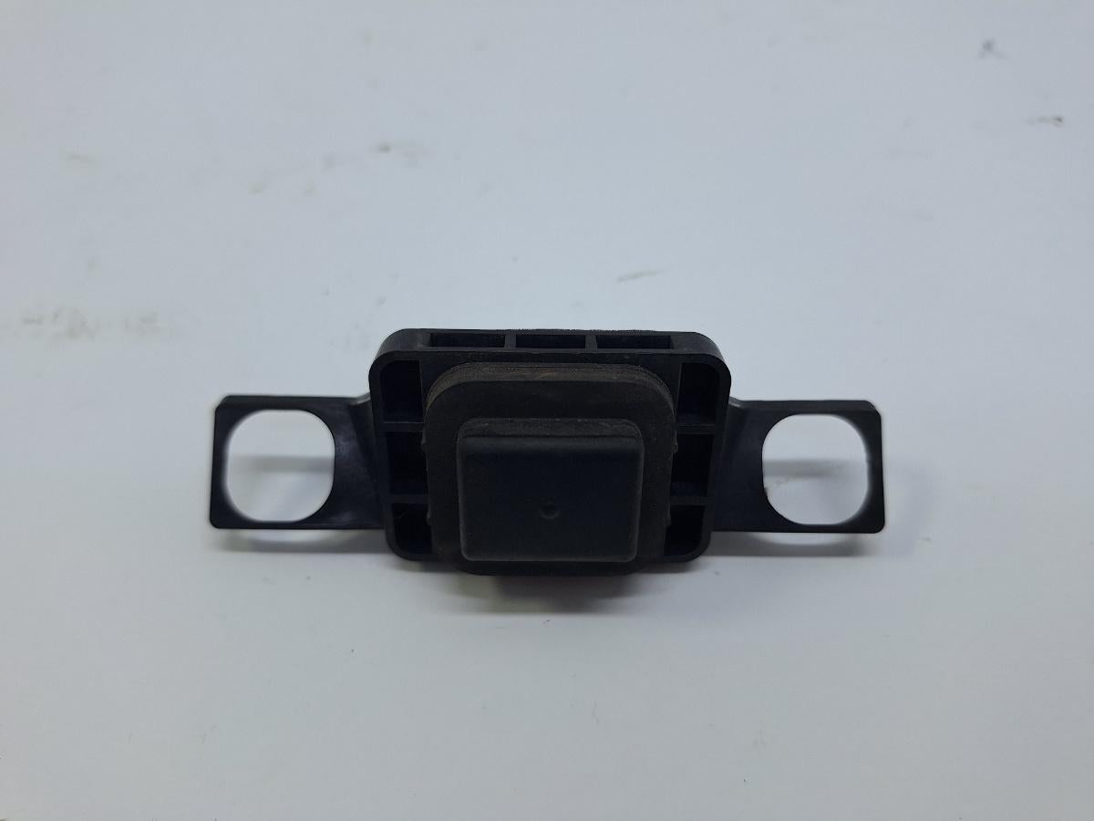 Buton deschidere hayon/portbagaj TOYOTA COROLLA _E21_ 2018 -> 1.8 Hybrid 2ZR-FXE 8494512100