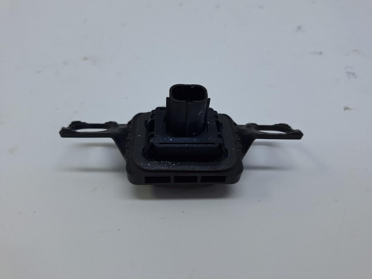 Buton deschidere hayon/portbagaj TOYOTA COROLLA _E21_ 2018 -> 1.8 Hybrid 2ZR-FXE 8494512100