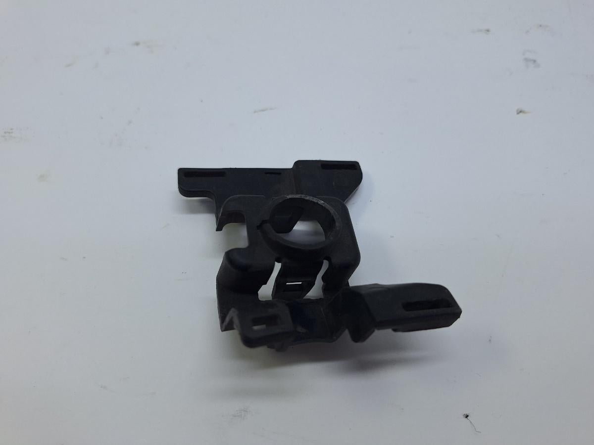 Suport senzor de parcare (PDC) spate TOYOTA COROLLA _E21_ 2018 -> 1.8 Hybrid 2ZR-FXE 8934802320