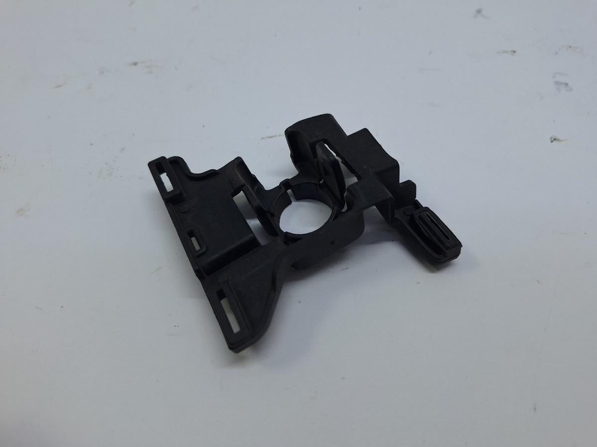 Suport senzor de parcare (PDC) spate TOYOTA COROLLA _E21_ 2018 -> 1.8 Hybrid 2ZR-FXE 8934802320