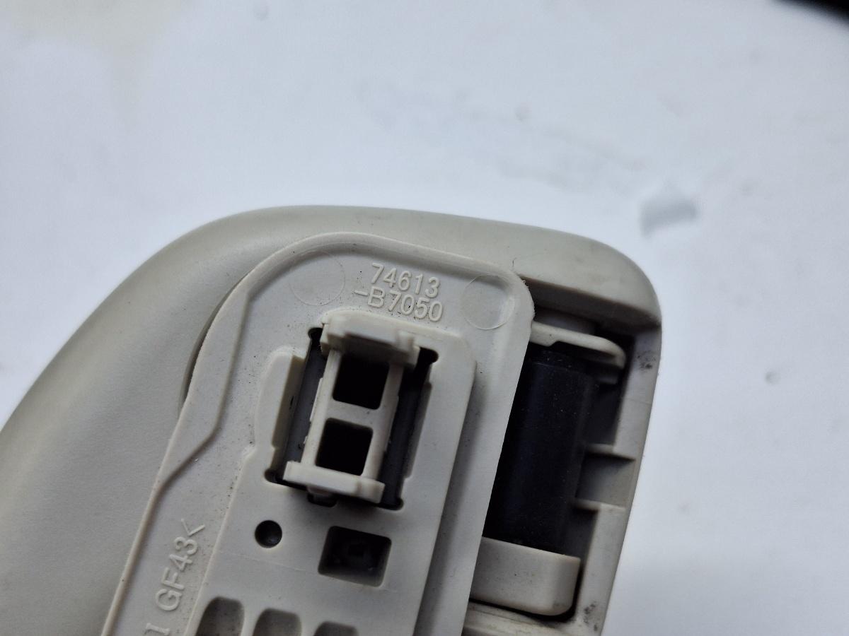 Maner de sustinere plafon spate dreapta spate TOYOTA COROLLA _E21_ 2018 -> 1.8 Hybrid 2ZR-FXE 74613B7050