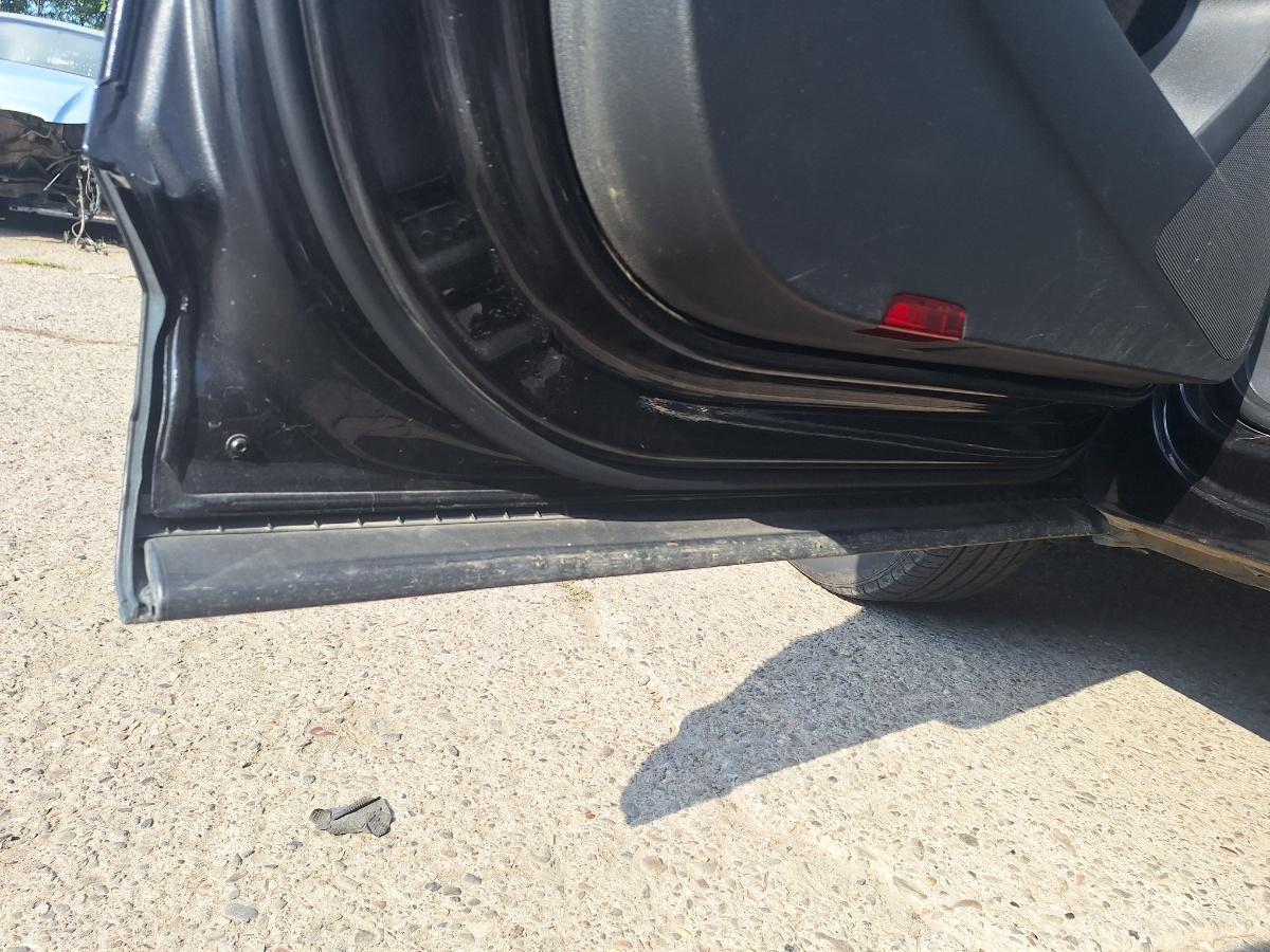 Usa stanga fata VOLKSWAGEN TIGUAN 5N_ 2007 -> 2.0 TDI CBAB negru LC9X