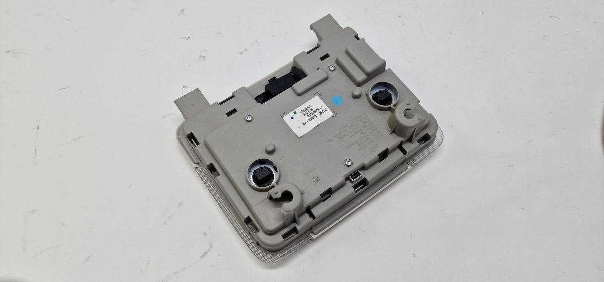 Plafoniera TOYOTA COROLLA _E21_ 2018 -> 1.8 Hybrid 2ZR-FXE 8126002E10A0