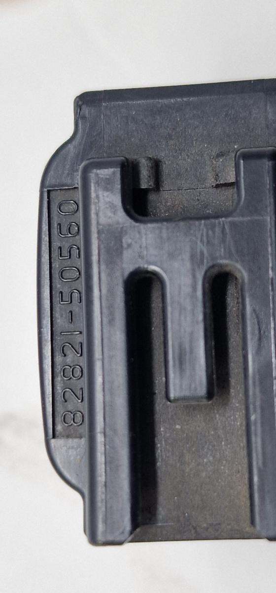 Mufa conector TOYOTA COROLLA _E21_ 2018 -> 1.8 Hybrid 2ZR-FXE 8282150560